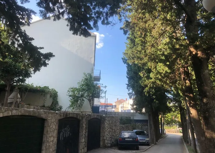 Dubrovnik Summer Industry Apartment